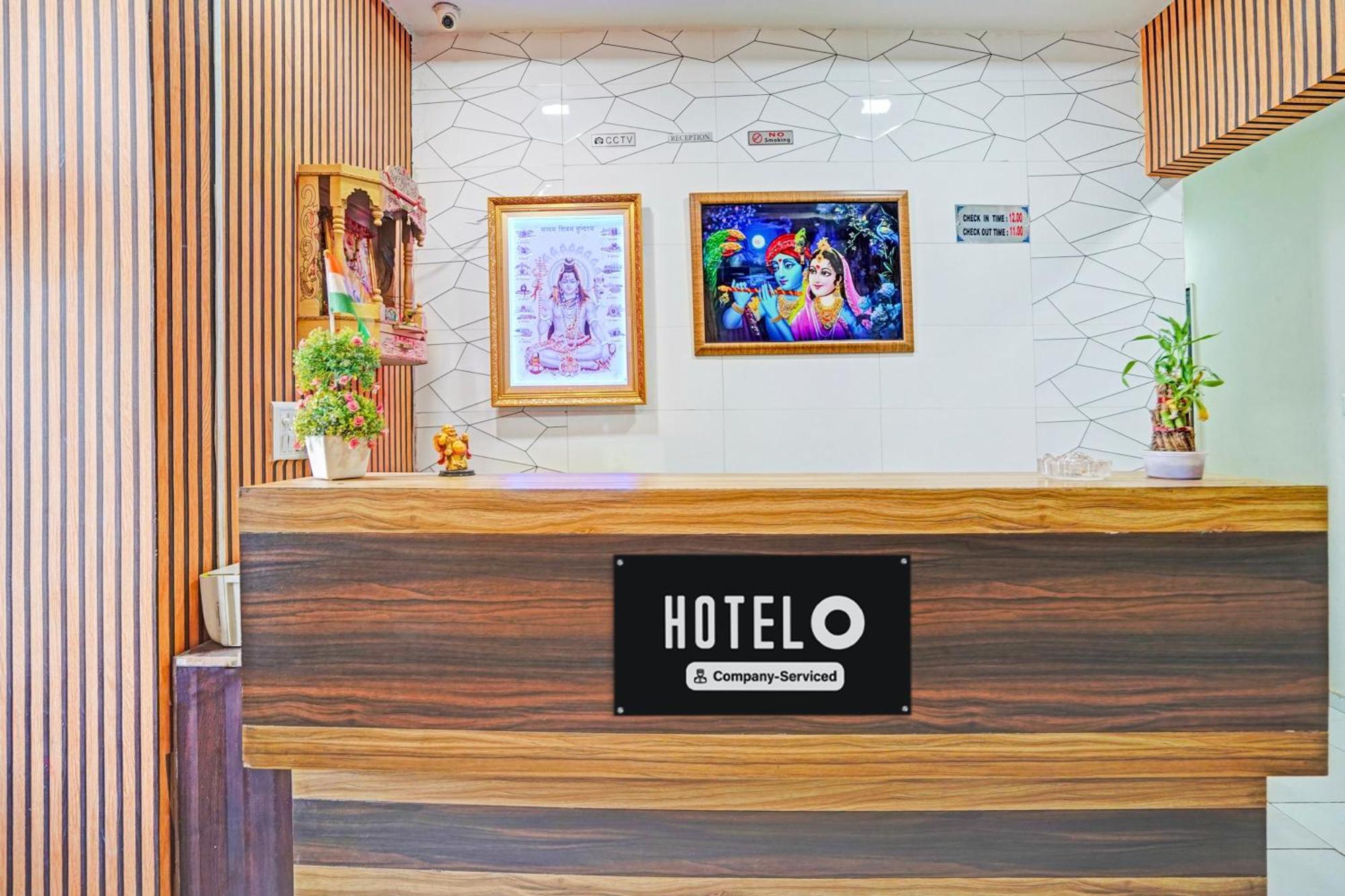 Hotel O S. G. Highway Formerly I Land Park Ahmedabad Buitenkant foto
